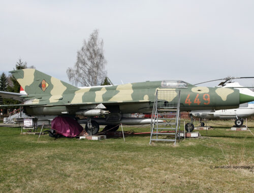 449 Mikoyan-Gurevich MiG-21SPS Fishbed F NVA